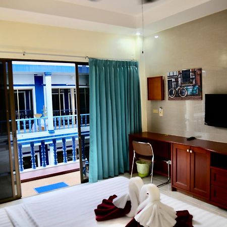 The Club Inn - Kamala Beach Eksteriør billede