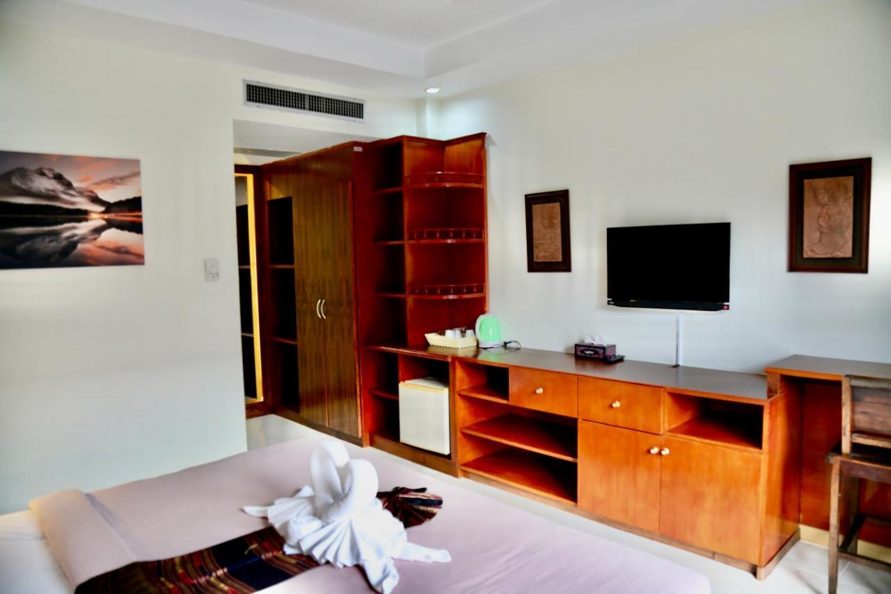 The Club Inn - Kamala Beach Eksteriør billede