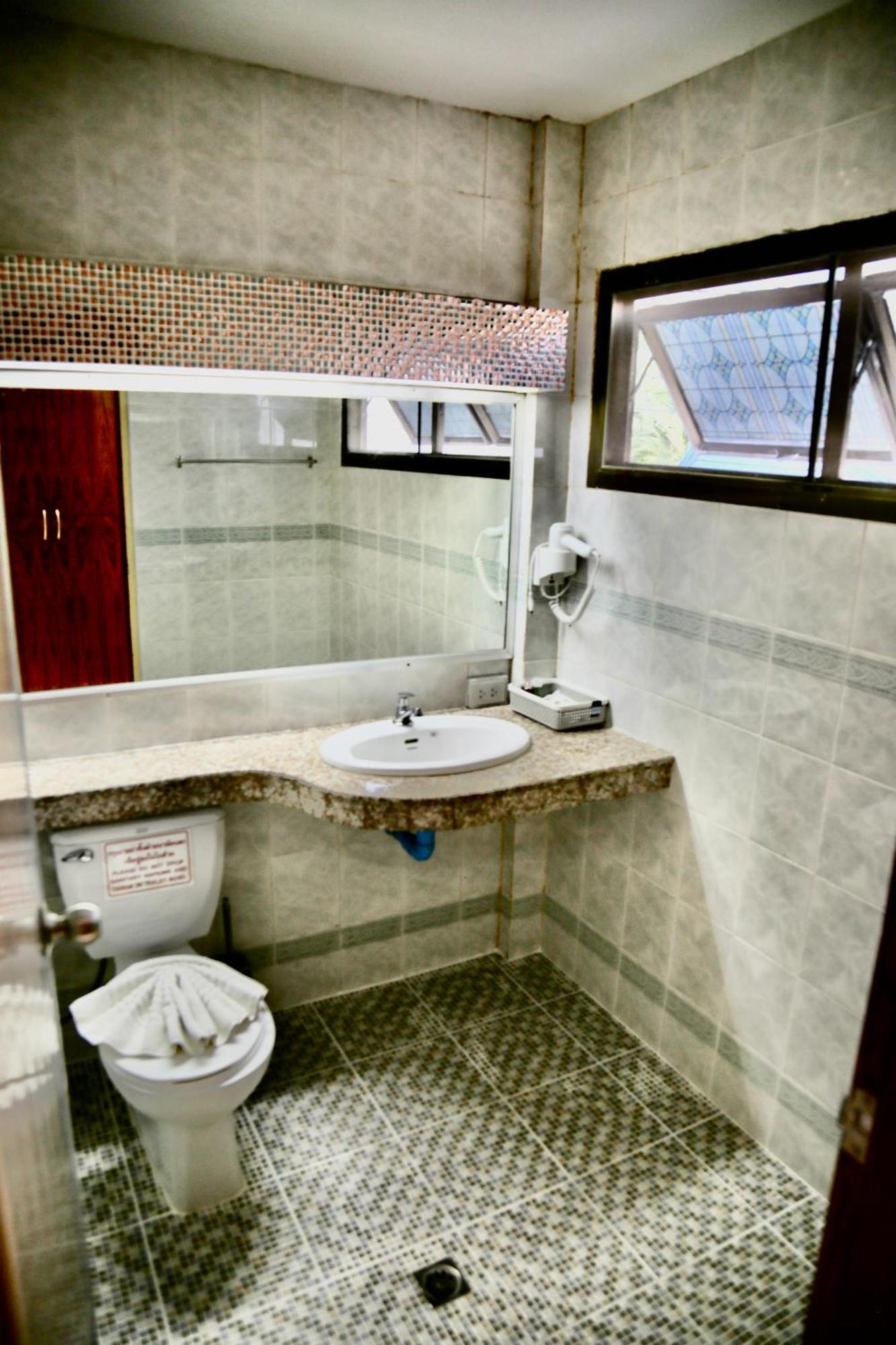The Club Inn - Kamala Beach Eksteriør billede