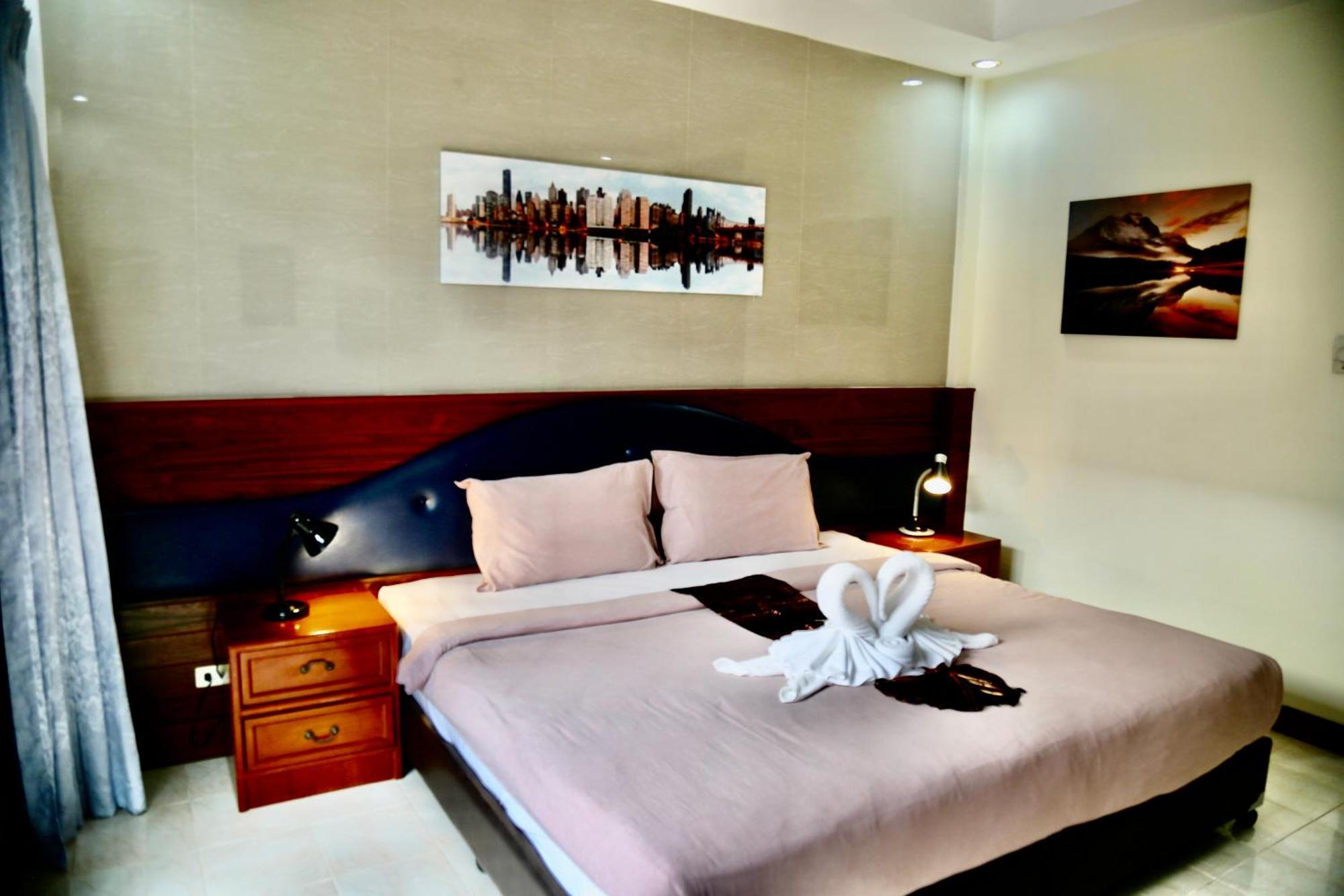 The Club Inn - Kamala Beach Eksteriør billede
